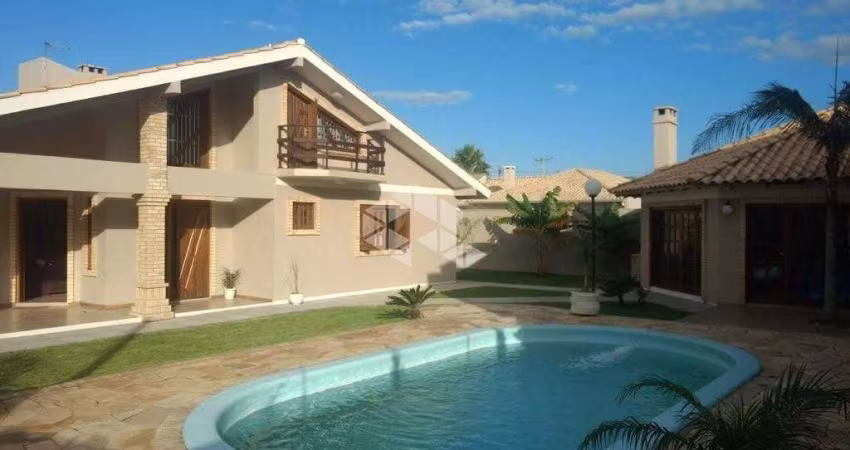 Casa 02 quadras da Praia