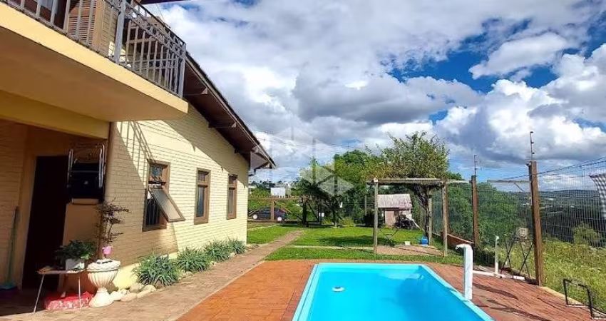 Casa no bairro Santa Rita de 3 quartos, sendo 2 suítes na parte superior