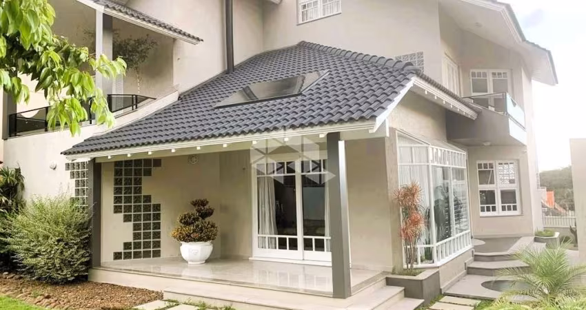 Casa Mobiliada em bairro elegante e bem localizada!