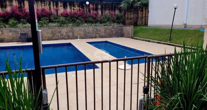 Apartamento com 02 quartos/dormitórios no bairro Serraria, em São José- SC