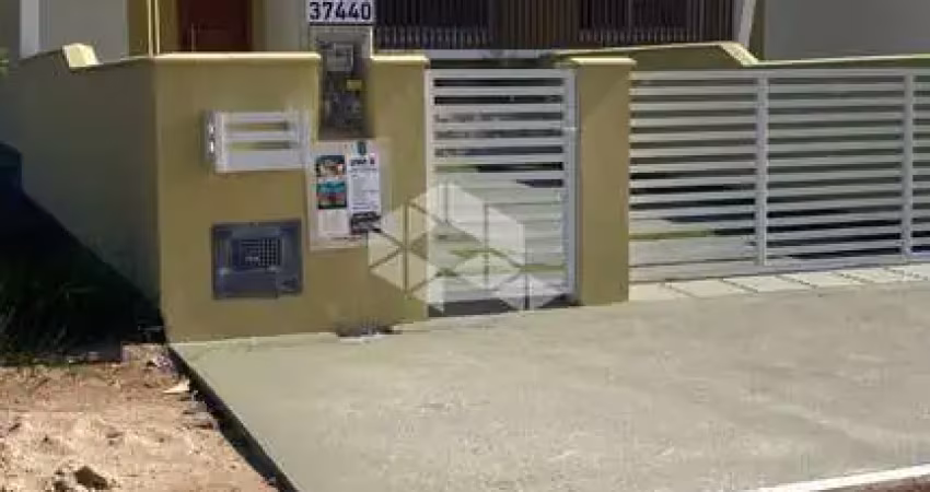 Casa geminada 02 dormitórios (1 suíte) - lot. nova governador celso ramos sc