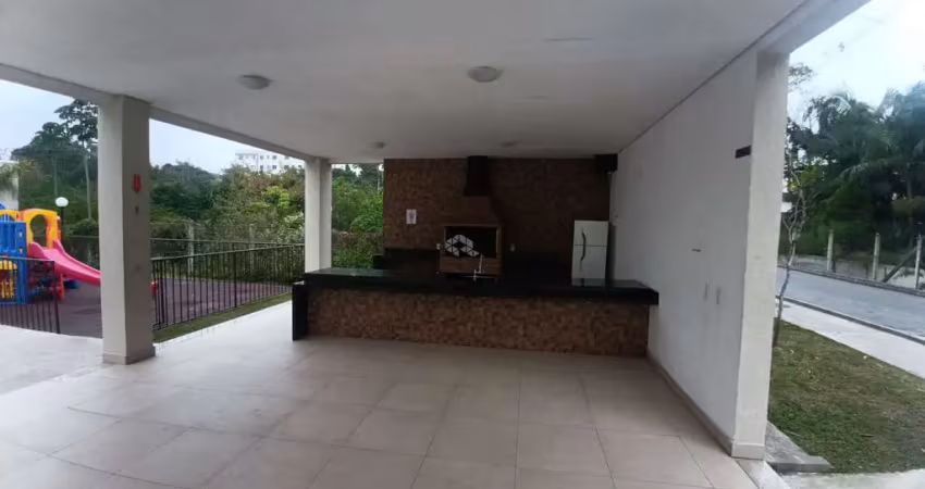 Apartamento e 2 quartos  1 vaga em condomínio com área de lazer