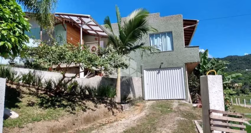 Casa com 4 quartos/dormitórios no bairro três riachos, em biguaçu- sc