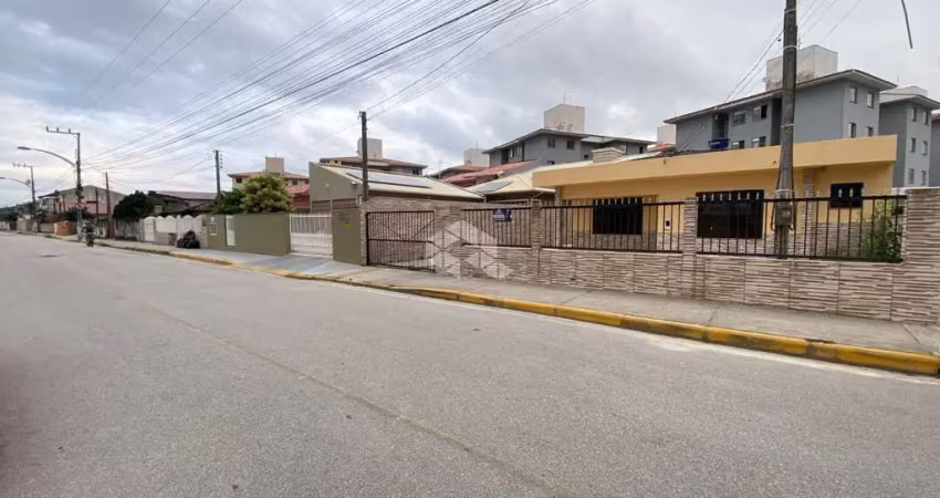 Casa com 3 quartos/dormitórios no bairro praia joão rosa, em biguaçu - sc
