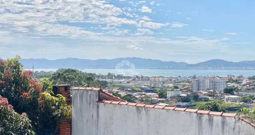 Casa com 3 quartos/dormitórios no bairro serraria, em são josé - sc