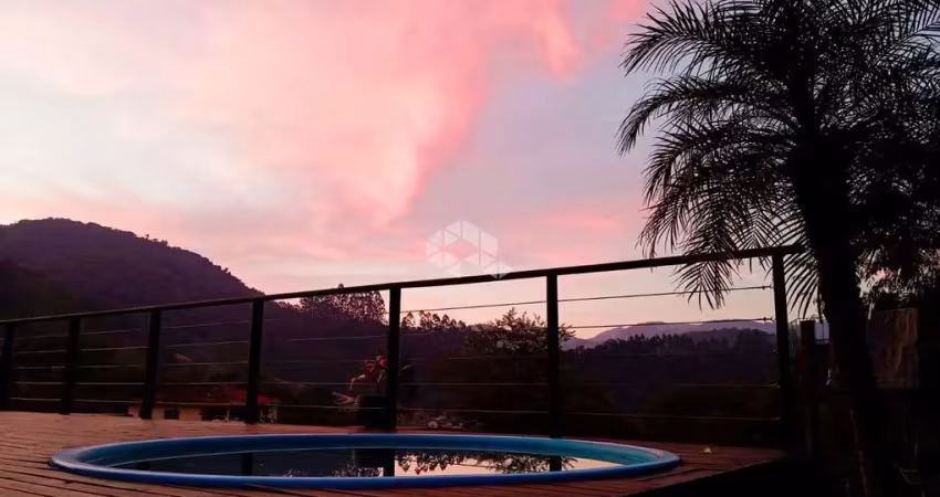 Sítio mobiliado com 2 quartos/dormitório nos bairro fazenda sacramento, em águas mornas- sc
