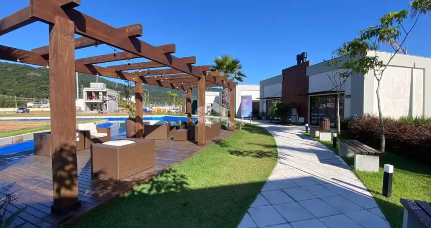 Terreno à venda na Avenida Deltaville, 301, Beira Rio, Biguaçu