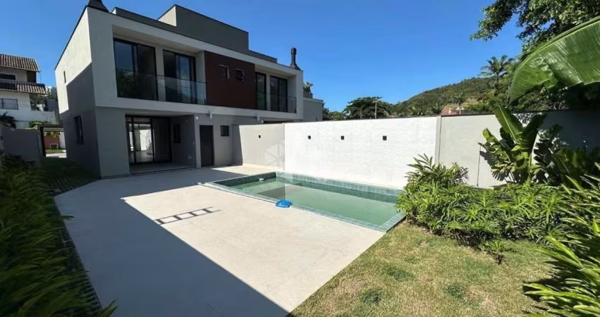 Casa com três quartos em Porto Belo SC