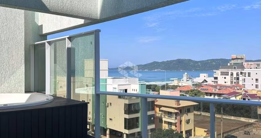 Cobertura duplex(apartamento) com três dormitórios em Mariscal Bombinhas/SC