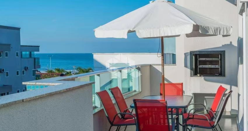 Duplex à venda em Mariscal, Bombinhas, com 3 suítes e vista para o mar