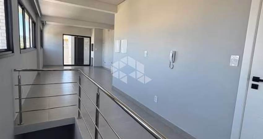 Cobertura duplex com três suítes próximo a praia do Mariscal