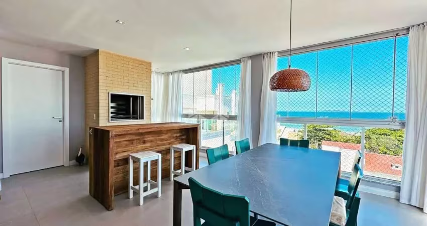 Cobertura duplex com três quartos e vista mar no Mariscal em Mariscal Bombinhas SC
