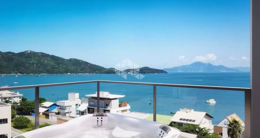 Apartamento com dois quartos a 100 metros da praia do Canto Grande em Bombinhas