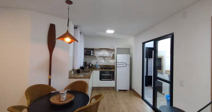 Sobrado duplex mobiliado com duas suites no Mariscal em Bombinhas SC