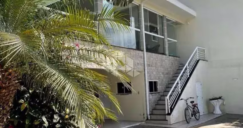 Casa sofisticada com  vista panorâmica no centro de bombinhas