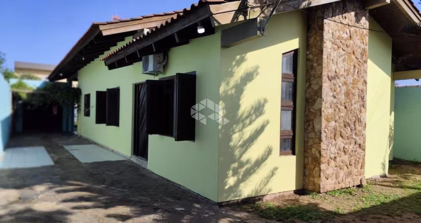 Casas com 2 dormitório,