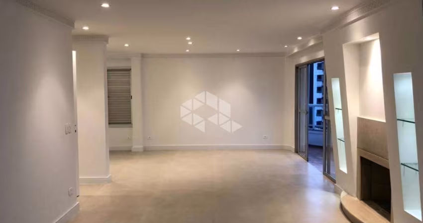 Apartamento á venda com 195 m² 03 suítes, 03 vagas no Jardim Paulista