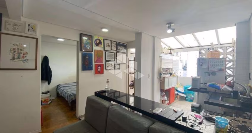 Apartamento de 2 Quartos em Santa Cecília, Próximo ao Metro