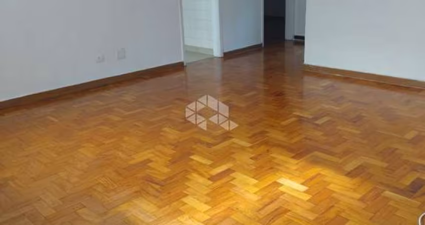 Apartamento  amplo 71,50 m² , sendo 2 dormitórios ,sala ampla ,próximo ao Largo do Cambuci.
