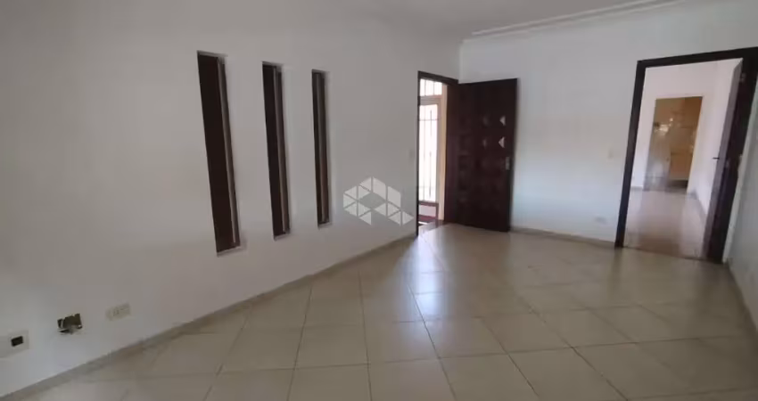 Sobrado a venda, com 3 dorms 1 suite, 2 vagas de garagem churrasqueira
