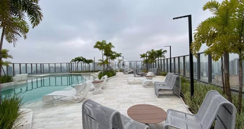 Apartamento novo no Itaim Bibi com 02 suítes e 01 vaga de garagem.