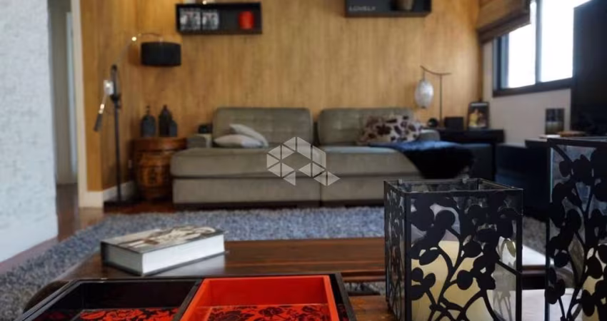 Apartamento a venda no Jardim Paulista, 2 suites, 2 vagas REFORMADO