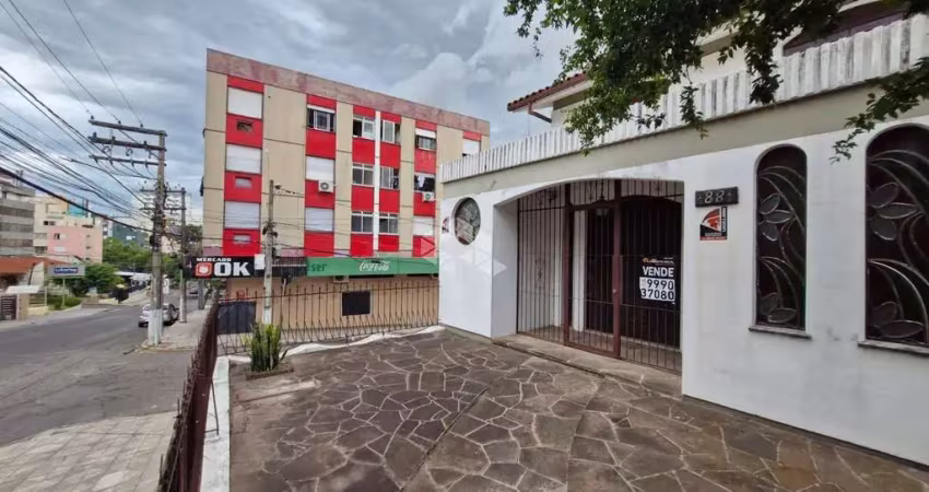 Casa residencial de 4 dormitórios a venda bairro/centro na rua duque de caxias 1881.