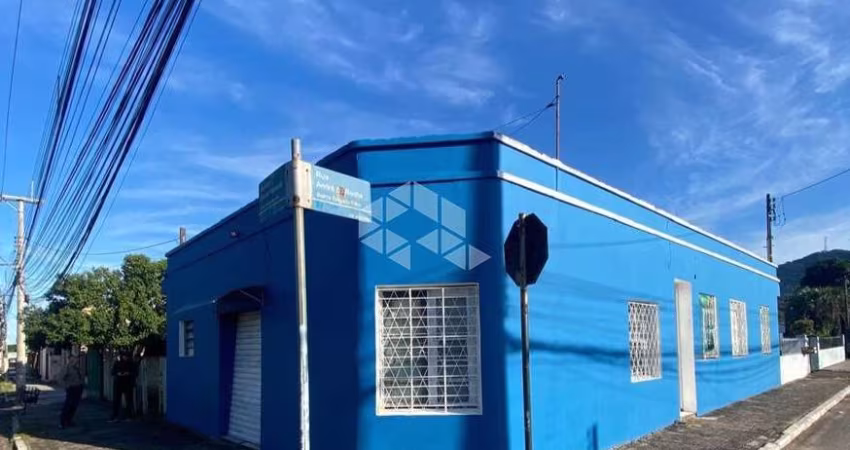 Casa de 02 dormitórios à venda no bairro Salgado Filho em Santa Maria