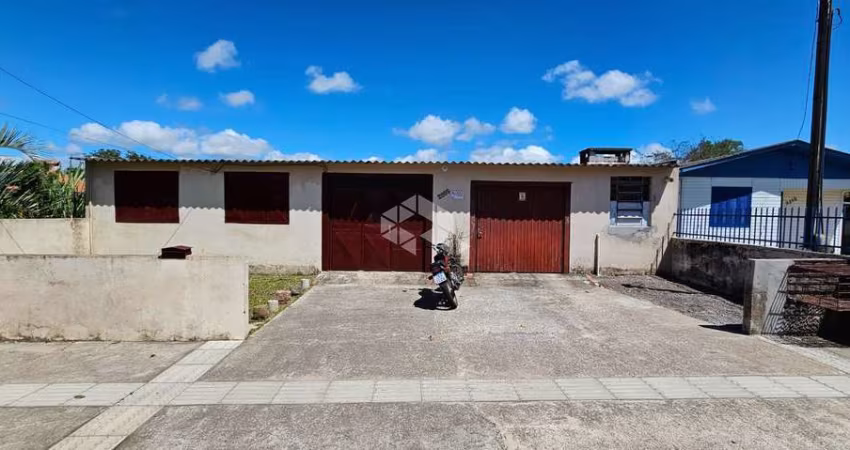 Casa comercial à venda com 11 acomodações no bairro Camobi, em Santa Maria.