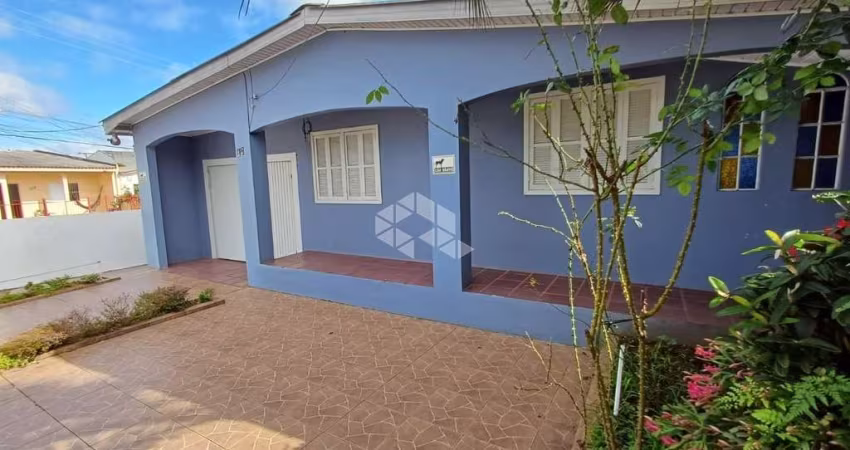 Casa 02 dormitorios à venda no Barro Tancredo Neves em Santa  Maria.
