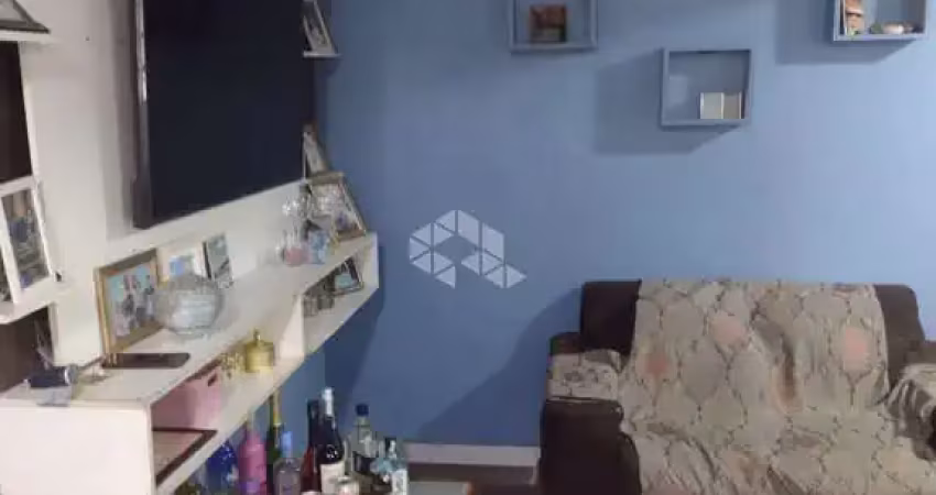 Casa com piscina, 3 dormitórios, 2 banheiros, garagem para 3 veículos, no bairro divina providência em santa maria