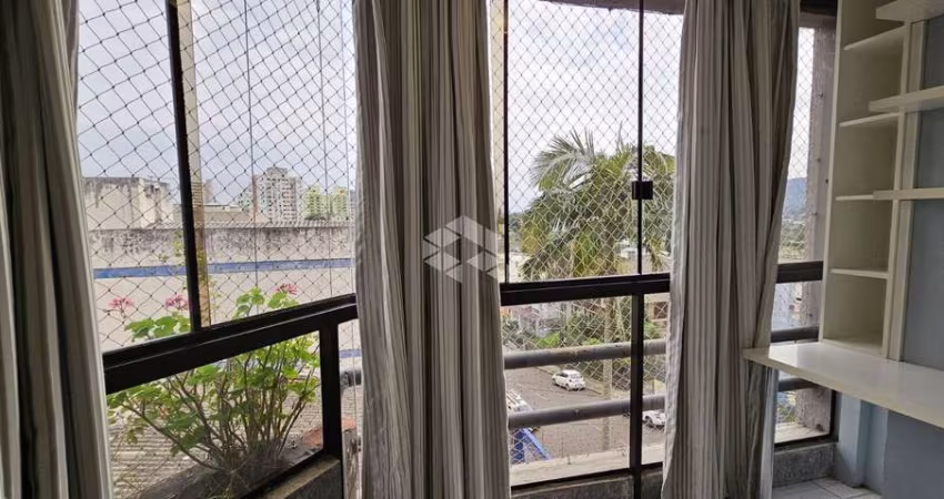 Cobertura duplex, 3 dormitórios, 1 suíte,  2 sacadas, terraço, churrasqueira, centro de Santa Maria