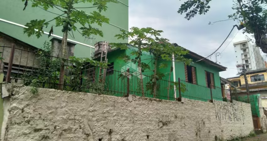 Casa de 03 dormitórios no bairro centro em santa maria