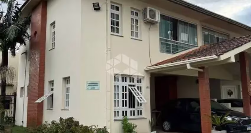 Casa estilo sobrado com 3 quartos  com suite e vaga de garagem à venda em camobi santa maria