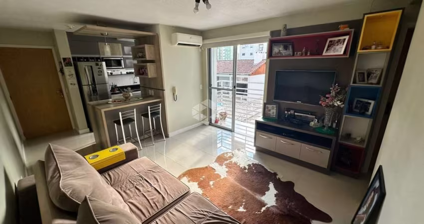 Apartamento 3 Dormitórios Semimobiliado à venda no Bairro Nossa Senhora Medianeira em Santa Maria