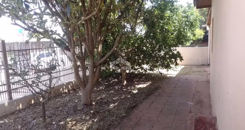 Casa com terreno amplo à venda no bairro lorenzi em santa maria