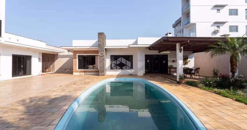 Casa de alto padrão à venda com 4 Quartos em Camobi Santa Maria - RS