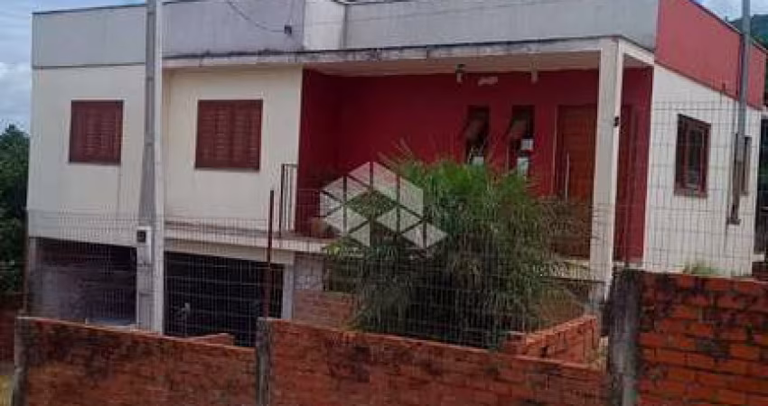 Casa à venda  no Bairro Caturrita com 3 quartos e uma suíte em Santa Maria RS