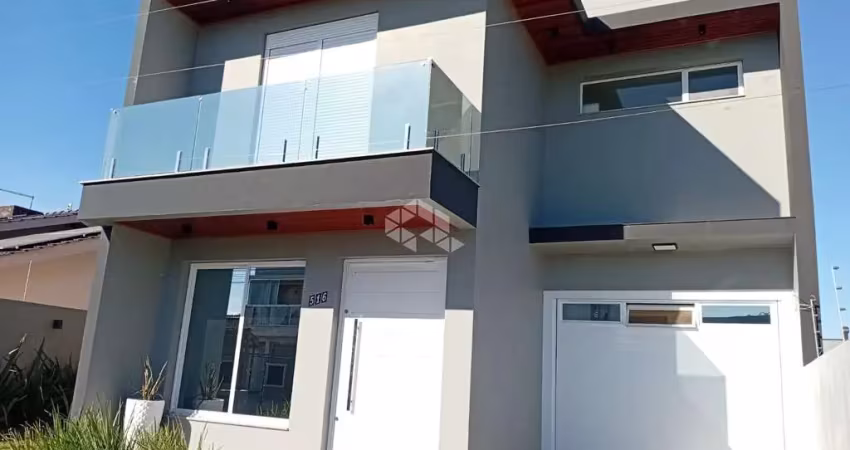 Casa de alto padrão com 3 quartos, uma suíte, piscina, no bairro são josé em santa maria