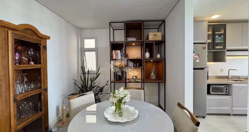 Apartamento semi-mobiliado à venda de 2 quartos com suíte em Camobi, Santa Maria - RS