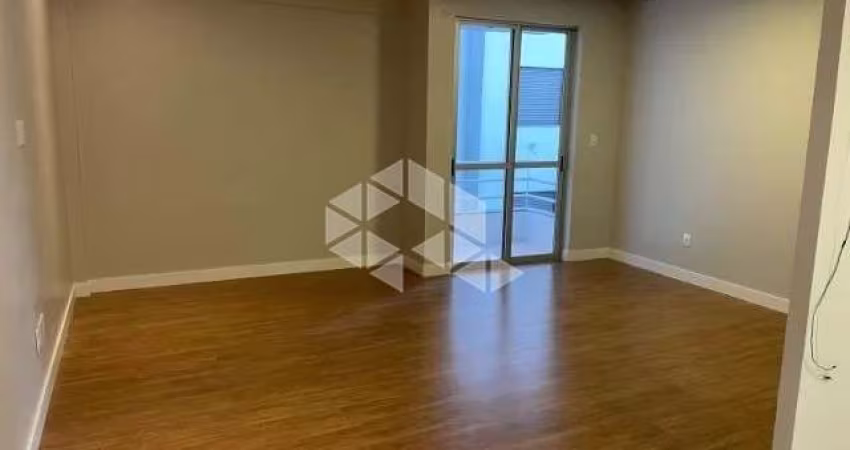 Apartamento à venda de 2 quartos semi-mobiliado na Av. Presidente Vargas em Santa Maria-RS