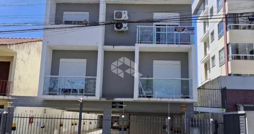 APARTAMENTO 02 QUARTOS, 01 SUITE, PRÓXIMO A UFSM SEMIMOBILIADO 01 VAGA.