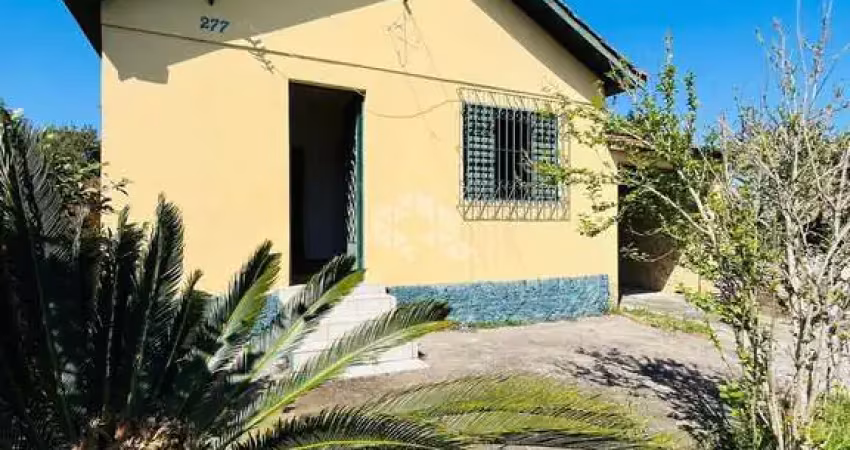 Casa de  02 quartos e vaga de garagem, à venda, no bairro urlândia em santa maria.