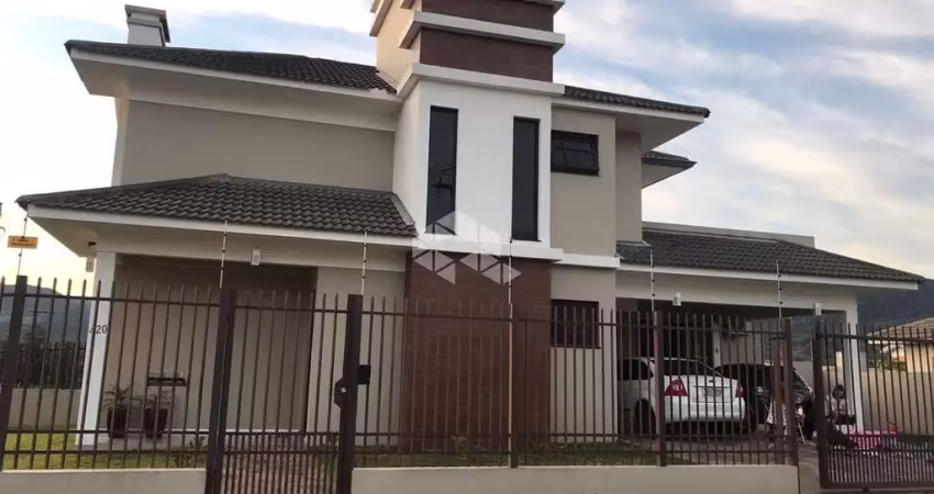 Casa a venda de 3 dormitórios com suíte no bairro pé de plátano, santa maria