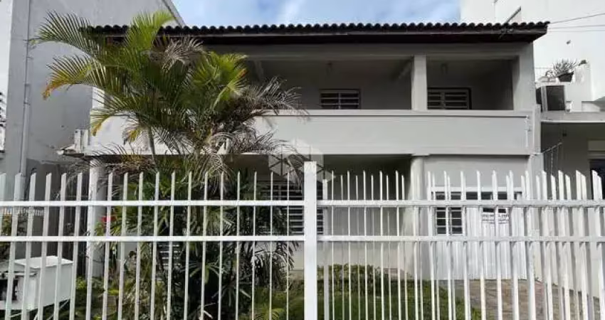 Casa sobrado com 04 quartos a venda, ao lado do conjunto 3 da ufn no bairro centro de santa maria