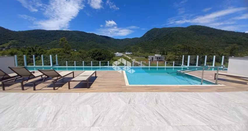 STUDIO À VENDA COM VARANDA NO RIBEIRÃO DA ILHA FLORIANÓPOLIS/SC - FINANCIÁVEL