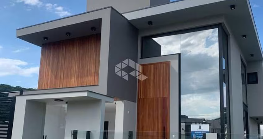 Casa 3 suites/quartos alto padrão com 311m² privativo no Loteamento Villa Pamplona por R$ 4.300.000,00