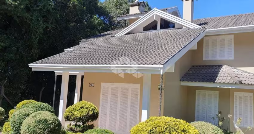 Casa em Residencial das Bromélias uma quadra do lago Negro em Gramado