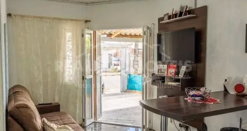 Casa 2 Dormitórios, à venda, no bairro Três Marias-Esteio