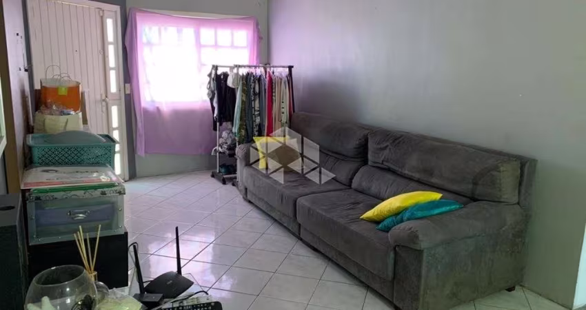 Casa de 2 dormitórios térrea com piscina a venda em Canoas!